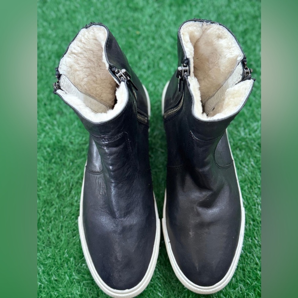 THE FRYE COMPANY
Gia Lug Shearling Double Zip In Black Size Jeans‎ 10M - Picture 9 of 9